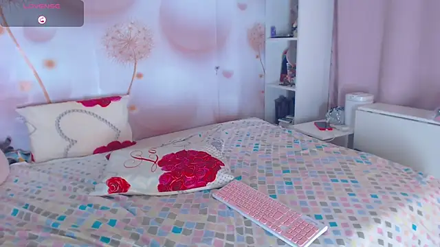 mooncandygirl online show from July 2026 10:21:02 AM