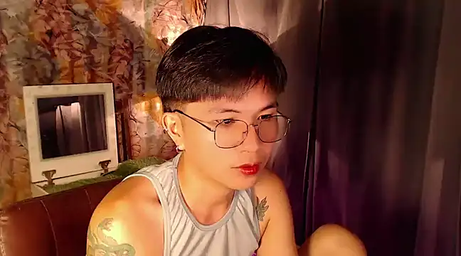 Snapshot of Sexy_Handsome_Drex chatting on February 2025 12:47:01 PM Sexy Handsome Drex online show from February 2025 12:47:01 PM