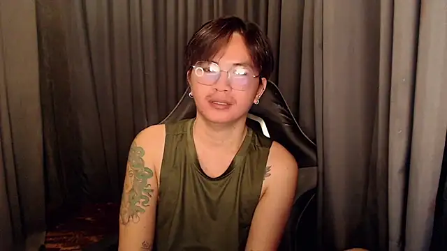 Snapshot of Sexy_Handsome_Drex chatting on October 2025 05:50:02 AM Sexy Handsome Drex online show from October 2025 05:50:02 AM