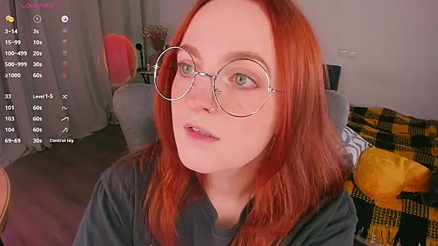 Snapshot of Alice_CutePerv chatting on October 2025 01:32:01 PM Alice CutePerv online show from October 2025 01:32:01 PM