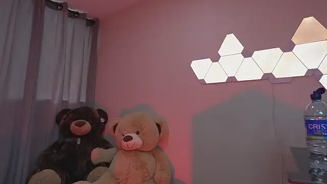 Snapshot of Dubois_Amy chatting on February 2025 09:56:02 PM Dubois Amy online show from February 2025 09:56:02 PM