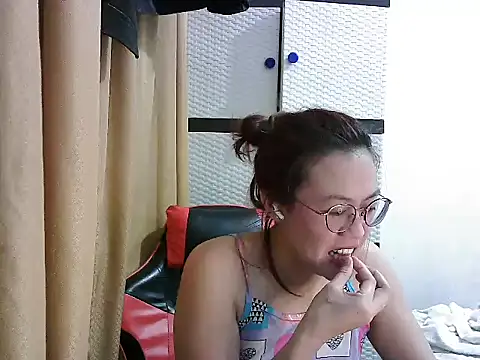 crizzybel online show from October 2025 12:11:01 PM