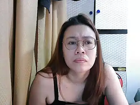 crizzybel online show from November 2025 07:04:02 PM