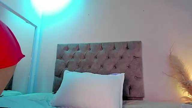 isa kiss online show from February 2026 12:21:01 PM