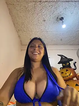 Leylafourniert online show from October 2025 08:07:01 PM