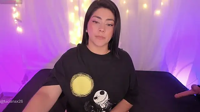 lucy26  online show from October 2025 02:53:02 AM