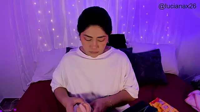 lucy26  online show from November 2025 03:28:02 AM