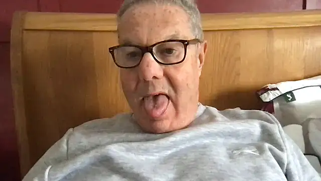 Snapshot of Oldpistolpete chatting on March 2025 02:33:02 PM Oldpistolpete online show from March 2025 02:33:02 PM