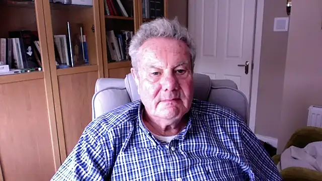 Snapshot of Oldpistolpete chatting on April 2026 03:13:01 PM Oldpistolpete online show from April 2026 03:13:01 PM