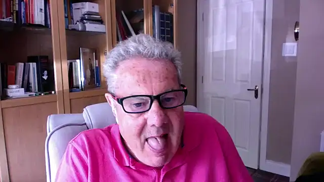 Snapshot of Oldpistolpete chatting on May 2026 12:55:02 PM Oldpistolpete online show from May 2026 12:55:02 PM