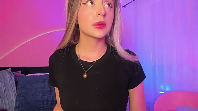 Sofly s online show from December 2025 03:34:02 AM