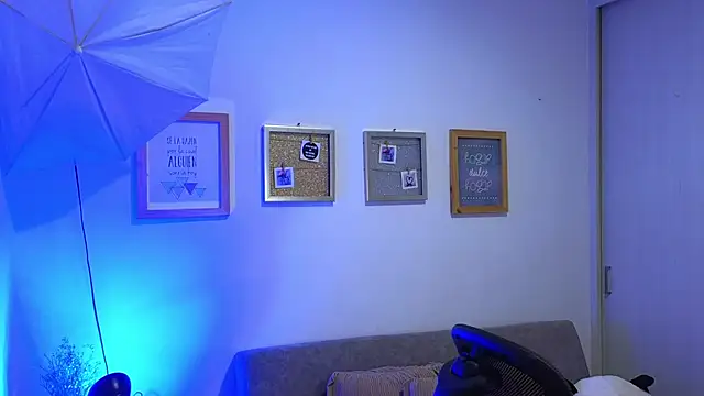 annylouis online show from November 2025 07:23:02 PM