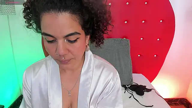 Snapshot of nicolette_rock chatting on May 2026 12:32:02 PM nicolette rock online show from May 2026 12:32:02 PM