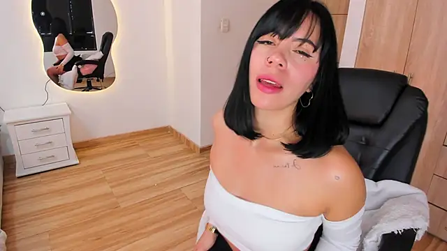 Silvanna-Moree online show from January 2026 04:34:01 PM