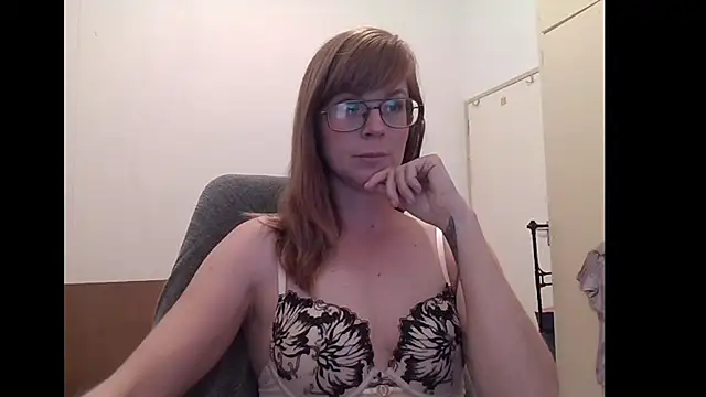 Snapshot of SavannaGirly chatting on June 2026 06:55:01 AM SavannaGirly online show from June 2026 06:55:01 AM