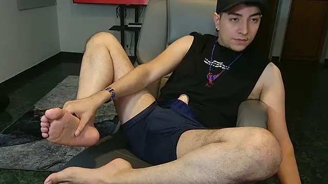 Jhoan saenz online show from November 2025 06:24:02 AM