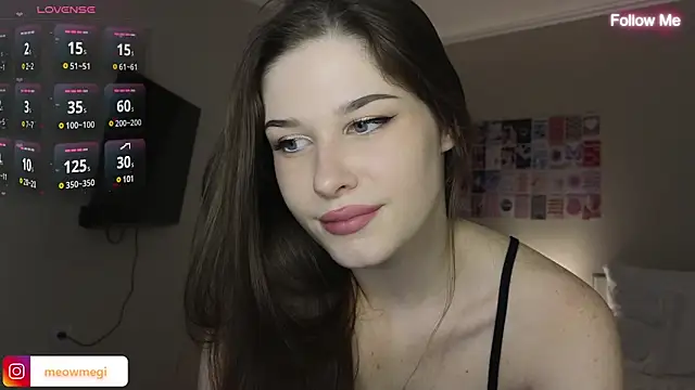 Snapshot of LisaSweetie chatting on February 2025 09:50:01 PM LisaSweetie online show from February 2025 09:50:01 PM