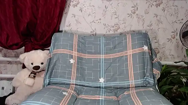 EmilyDoth online show from December 2024 06:19:01 PM