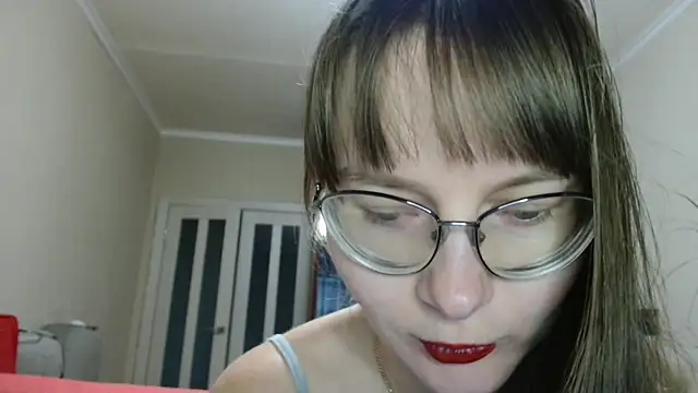 KiraGoldens online show from November 2025 06:26:02 AM