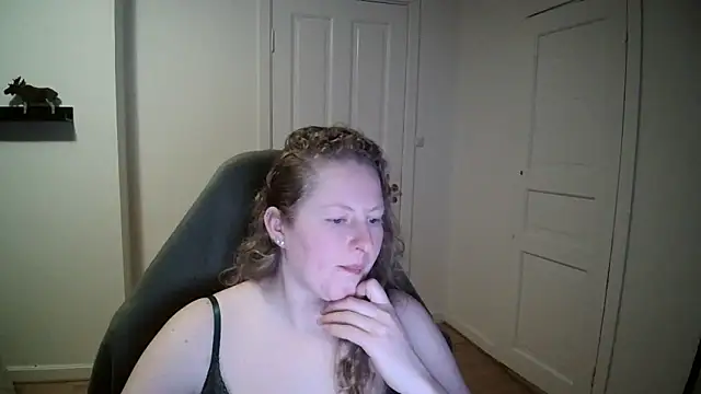 Girlnina-1995 online show from January 2025 02:51:02 PM