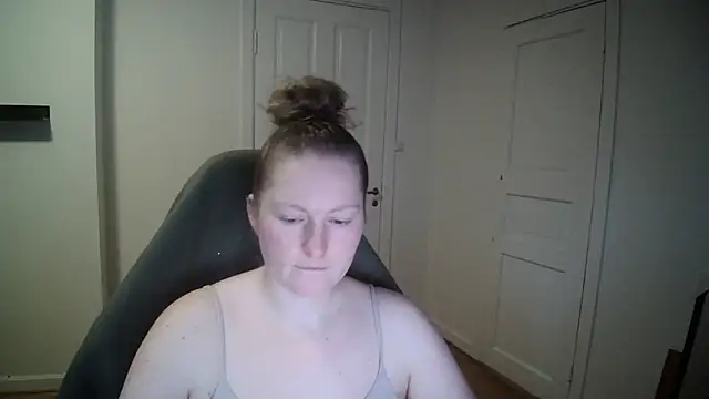 Girlnina-1995 online show from January 2025 12:10:01 PM