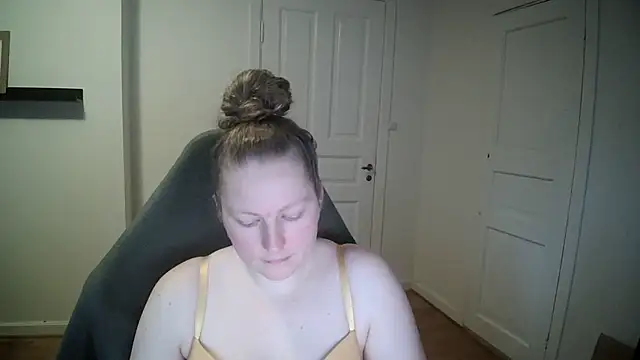 Girlnina-1995 online show from January 2025 12:18:01 PM