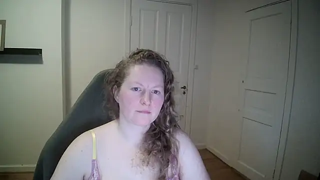 Girlnina-1995 online show from February 2025 09:19:01 AM