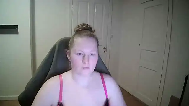 Girlnina-1995 online show from February 2025 04:25:01 PM