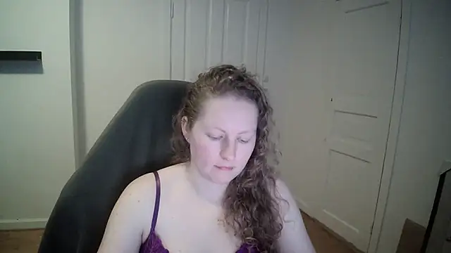 Girlnina-1995 online show from February 2025 02:02:01 PM