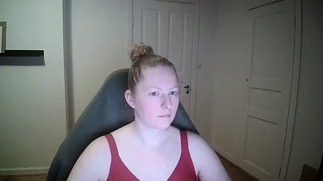 Girlnina-1995 online show from February 2025 06:54:02 PM