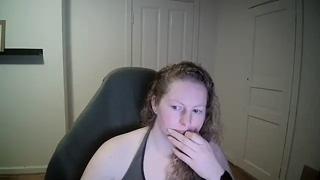 Girlnina-1995 online show from March 2025 03:42:02 PM