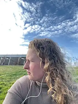 Girlnina-1995 online show from March 2025 03:07:02 PM