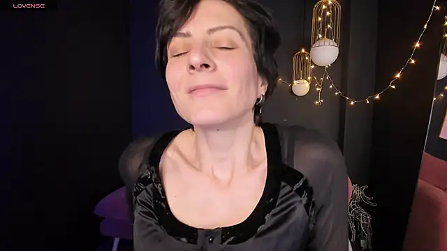 LorenDaze online show from February 2025 02:16:01 PM