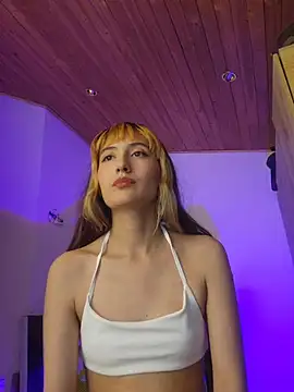 Snapshot of lola_vlad chatting on May 2026 11:32:02 PM lola vlad online show from May 2026 11:32:02 PM