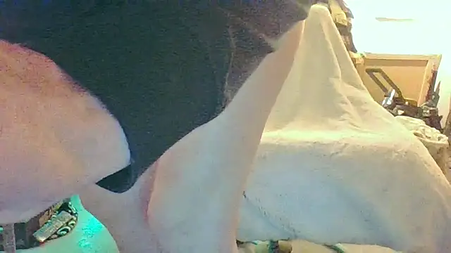 eatmeplease44 online show from September 2025 11:10:02 PM