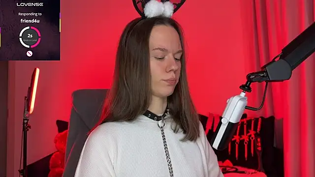 DivineBite online show from October 2025 05:02:02 PM