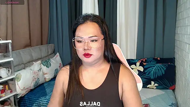 Snapshot of MagnificatMistress chatting on December 2024 08:44:01 PM MagnificatMistress online show from December 2024 08:44:01 PM