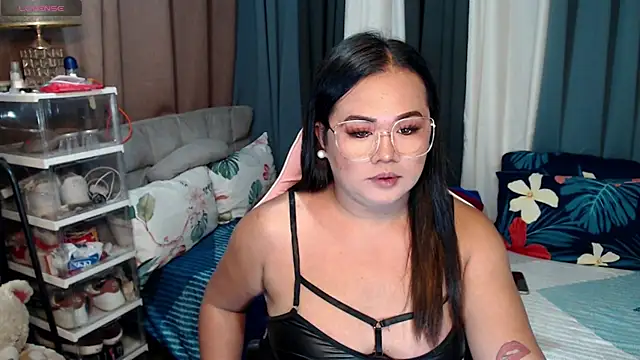 Snapshot of MagnificatMistress chatting on January 2025 05:37:02 PM MagnificatMistress online show from January 2025 05:37:02 PM