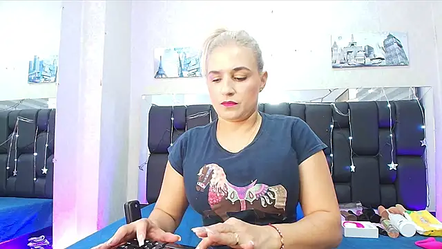 Snapshot of _carolina_fox chatting on March 2025 03:02:02 AM carolina fox online show from March 2025 03:02:02 AM