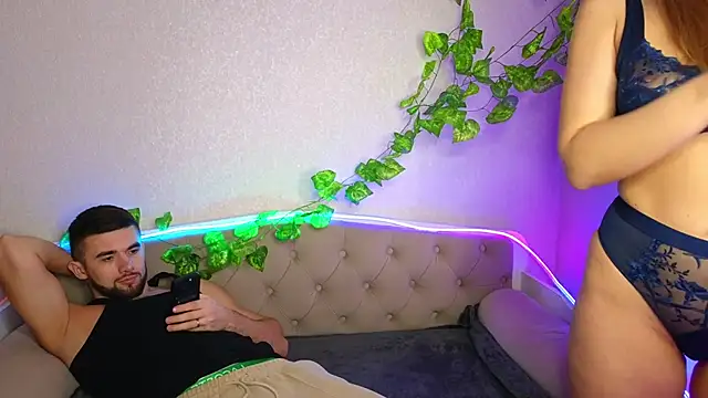 Snapshot of ParadisePleasure_ chatting on January 2025 02:43:01 AM ParadisePleasure  online show from January 2025 02:43:01 AM