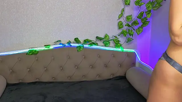 Snapshot of ParadisePleasure_ chatting on January 2025 01:39:02 AM ParadisePleasure  online show from January 2025 01:39:02 AM