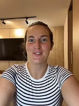 Snapshot of Thescorpionfr chatting on November 2025 06:23:02 PM Thescorpionfr online show from November 2025 06:23:02 PM