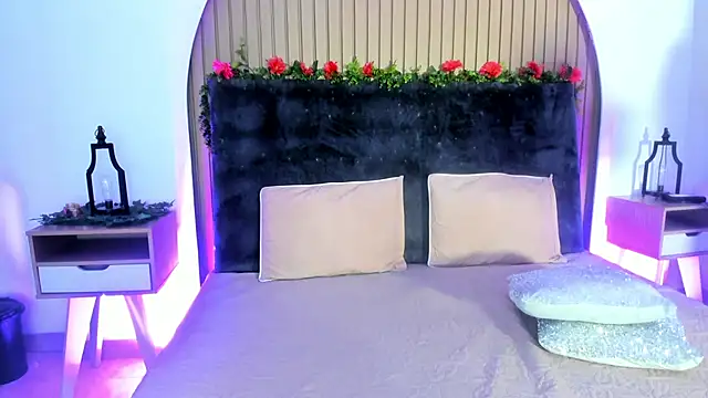 Karlagonzales  online show from November 2025 10:04:02 AM