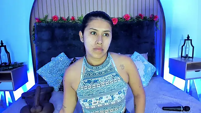 Karlagonzales  online show from November 2025 09:41:01 AM