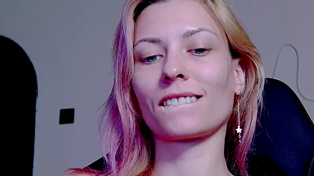 Snapshot of karo123421 chatting on October 2025 08:43:01 PM karo123421 online show from October 2025 08:43:01 PM