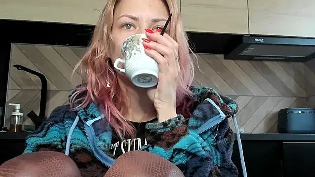 Snapshot of karo123421 chatting on December 2025 05:57:01 AM karo123421 online show from December 2025 05:57:01 AM