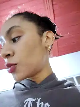 Leaberry online show from November 2025 01:41:02 AM