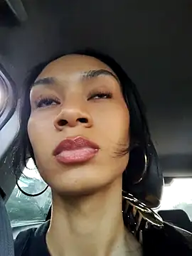 Leaberry online show from February 2026 10:13:02 PM