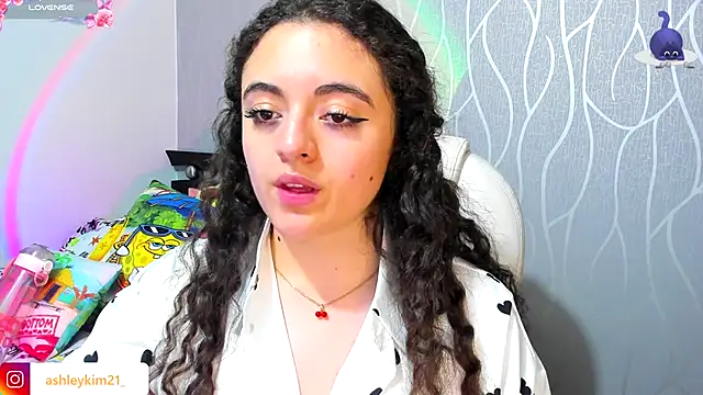 Snapshot of AshleyKim_ chatting on October 2025 12:27:01 AM AshleyKim  online show from October 2025 12:27:01 AM