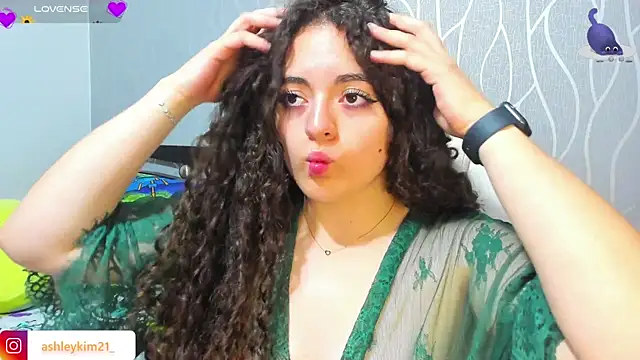 Snapshot of AshleyKim_ chatting on October 2025 12:19:01 AM AshleyKim  online show from October 2025 12:19:01 AM